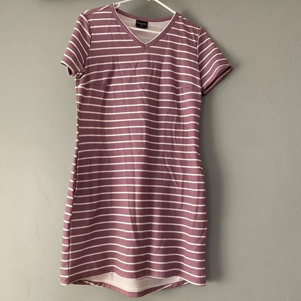 T-shirt V-neck dress